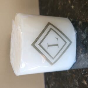 L monogrammed candle